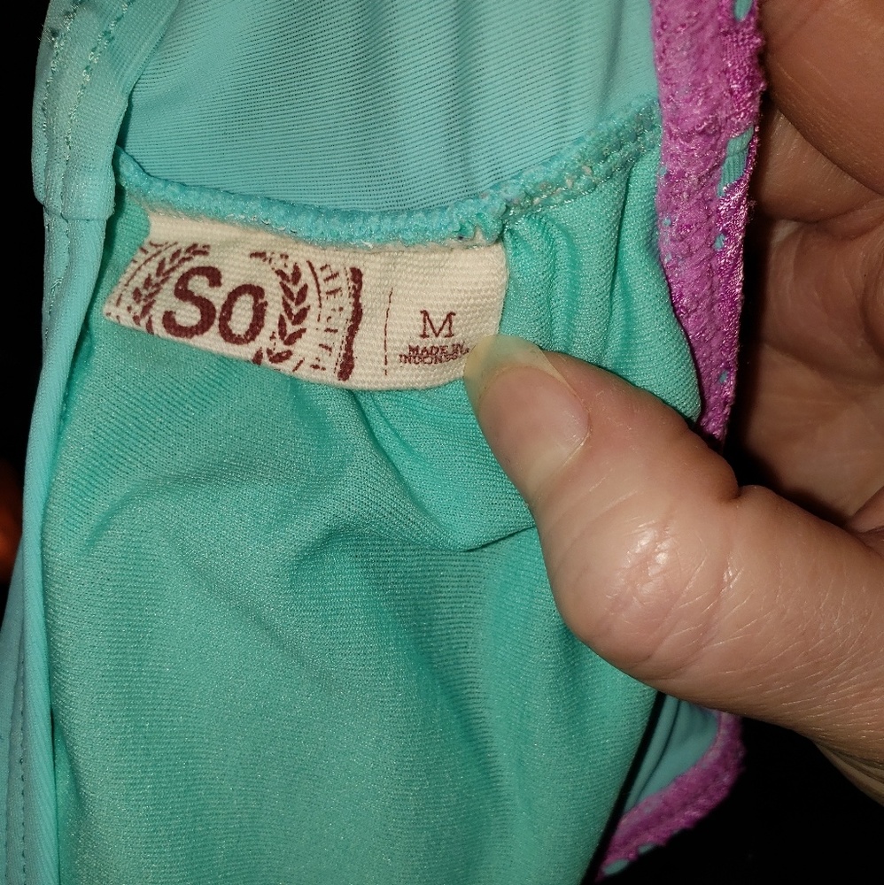 So size medium pink/green Bikini top - Picture 5 of 5
